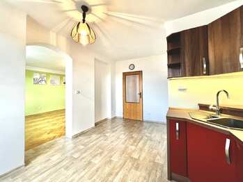 kuchyňe - Prodej bytu 3+1 v osobním vlastnictví 98 m², Semily