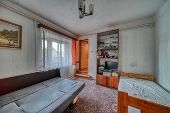 ložnice - pokoj - Prodej domu 73 m², Zásmuky