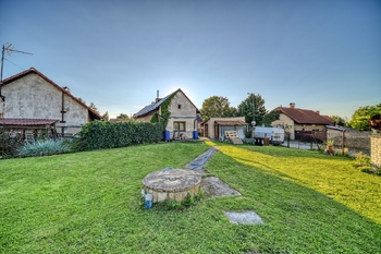 pohled na zahradu - Prodej domu 73 m², Zásmuky
