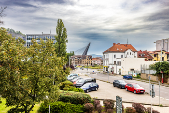 Výhled z bytu - Pronájem bytu 2+kk v osobním vlastnictví 48 m², Ústí nad Labem 