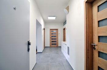 vstup do bytu - Prodej bytu 3+kk v osobním vlastnictví 126 m², Český Krumlov