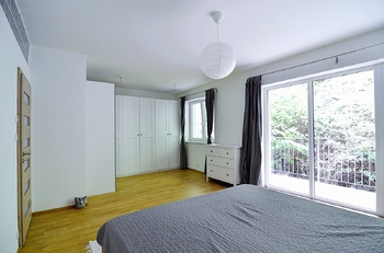 větší ložnice 25,8 m2 - Prodej bytu 3+kk v osobním vlastnictví 126 m², Český Krumlov