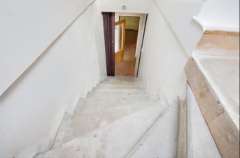 schodiště do podkroví - Prodej domu 90 m², Třebenice
