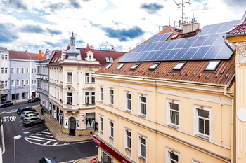 Výhled z bytu - Pronájem bytu 1+1 v osobním vlastnictví 51 m², Teplice