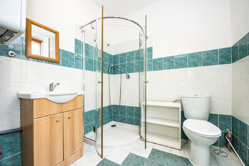Koupelna - Pronájem bytu 1+1 v osobním vlastnictví 51 m², Teplice