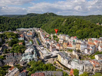 záběry z dronu - Prodej bytu 3+kk v osobním vlastnictví 124 m², Karlovy Vary