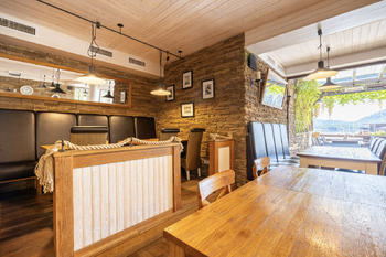 Prodej restaurace 174 m², Doksy