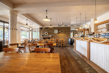 Prodej restaurace 174 m², Doksy