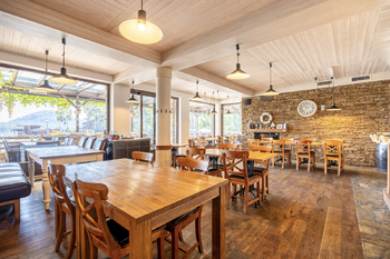 Prodej restaurace 174 m², Doksy