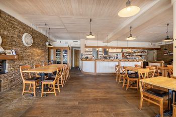 Prodej restaurace 174 m², Doksy