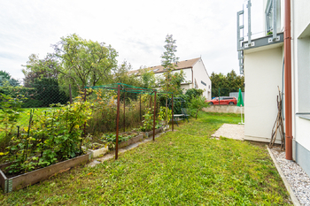 Zahrada - Prodej bytu 3+kk v osobním vlastnictví 92 m², Praha 9 - Újezd nad Lesy