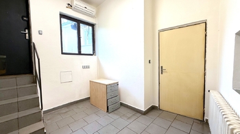 Kancelář - Pronájem garáže 69 m², Praha 9 - Horní Počernice