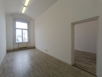Pronájem kancelářských prostor 37 m², Praha 5 - Smíchov