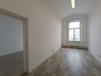 Pronájem kancelářských prostor 37 m², Praha 5 - Smíchov