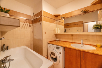 koupelna - Prodej bytu 3+kk v osobním vlastnictví 69 m², Praha 4 - Krč