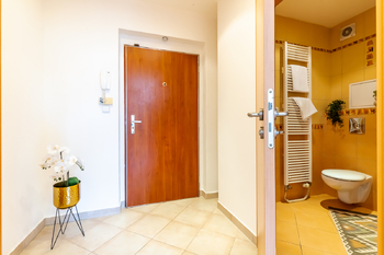 Prodej bytu 1+kk v osobním vlastnictví 33 m², Praha 10 - Záběhlice