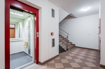 Pronájem garážového stání 13 m², Praha 3 - Žižkov