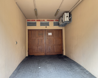 Pronájem garážového stání 13 m², Praha 3 - Žižkov