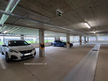 Parkovací garážové stání č. 10. - Pronájem bytu 2+kk v osobním vlastnictví 58 m², Praha 9 - Kbely