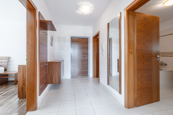 Prodej bytu 2+kk v osobním vlastnictví 57 m², Mníšek pod Brdy