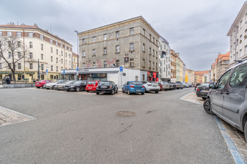 Pronájem garážového stání, Praha 4 - Nusle