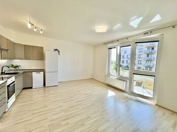 Pronájem bytu 1+kk v osobním vlastnictví 38 m², Praha 9 - Čakovice