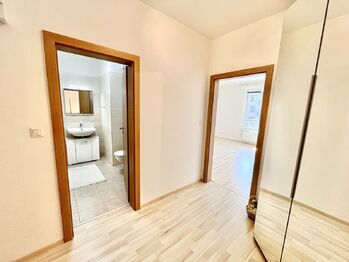 Pronájem bytu 1+kk v osobním vlastnictví 38 m², Praha 9 - Čakovice