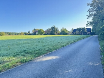 Prodej pozemku 2647 m², Davle