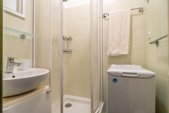 Koupelna - Pronájem bytu 2+1 v osobním vlastnictví 53 m², Ústí nad Labem