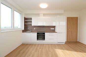 Obývací pokoj + kk - Pronájem bytu 2+kk v osobním vlastnictví 56 m², Praha 9 - Vysočany