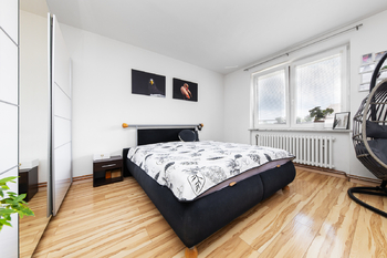 část obývacího pokoje 3+1 - Prodej domu 296 m², Brno