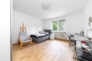 pokoj 1 - byt 3+1 - Prodej domu 296 m², Brno