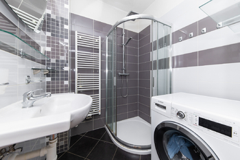 koupelna byt 3+1 - Prodej domu 296 m², Brno