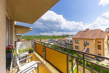 balkon byt 3+1 - Prodej domu 296 m², Brno