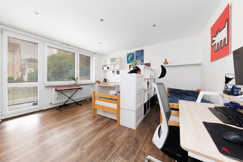 pokoj 1 - byt 4+1 - Prodej domu 296 m², Brno