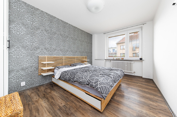 pokoj 2 - byt 4+1 - Prodej domu 296 m², Brno