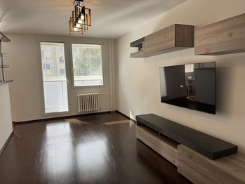 obývací pokoj - Pronájem bytu 3+kk v osobním vlastnictví 70 m², Praha 9 - Černý Most
