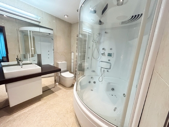 Prodej bytu 4+1 v osobním vlastnictví 178 m², Praha 6 - Bubeneč