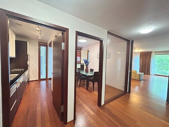 Prodej bytu 4+1 v osobním vlastnictví 178 m², Praha 6 - Bubeneč