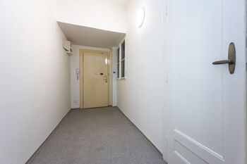 Pronájem bytu 2+kk v osobním vlastnictví 63 m², Praha 4 - Nusle
