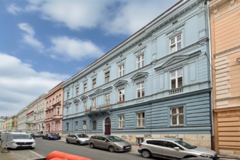 dům - Prodej bytu 1+1 v osobním vlastnictví 44 m², Plzeň