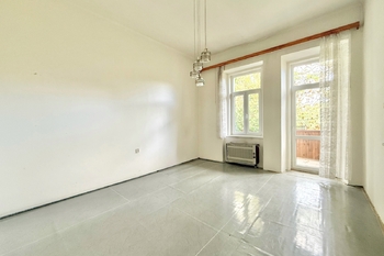 pokoj - Prodej bytu 1+1 v osobním vlastnictví 44 m², Plzeň