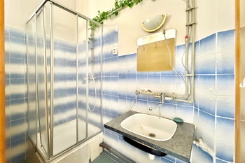 koupelna - Prodej bytu 1+1 v osobním vlastnictví 44 m², Plzeň