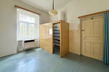 pokoj s kuchyní - Prodej bytu 1+1 v osobním vlastnictví 44 m², Plzeň