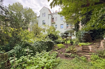 dům z vnitrobloku - Prodej bytu 1+1 v osobním vlastnictví 44 m², Plzeň