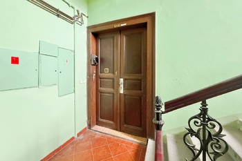 vstup do bytu - Prodej bytu 1+1 v osobním vlastnictví 44 m², Plzeň