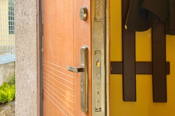 bezpečnostní dveře - Prodej chaty / chalupy 66 m², Stříbrná Skalice