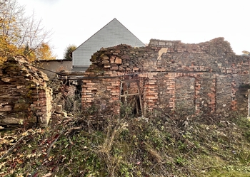 Pohled ze strany - Prodej domu 106 m², Jáchymov