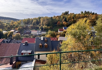 Pohled od domu na město - Prodej domu 106 m², Jáchymov