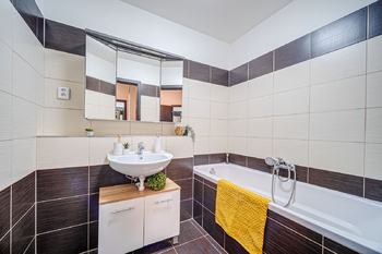 Prodej bytu 3+kk v osobním vlastnictví 70 m², Praha 4 - Újezd u Průhonic